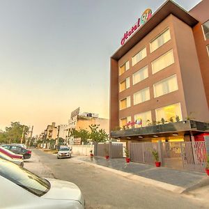 Hotel 91 Huda City Centre